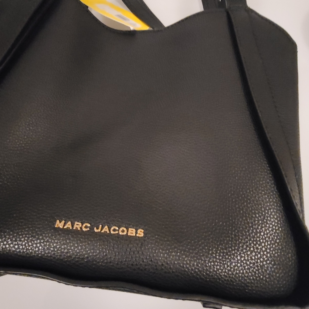 Marc Jacobs Black Leather Tote Bag with Gold Logo - Picture 2 of 11